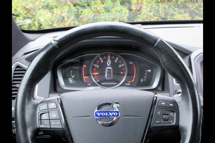 Volvo XC60 2.0 T5 FWD Polar+ Automaat*Leder*Panorama dak* Volvo XC60 2.0 T5 FWD Polar+ Automaat*Leder*Panorama dak*