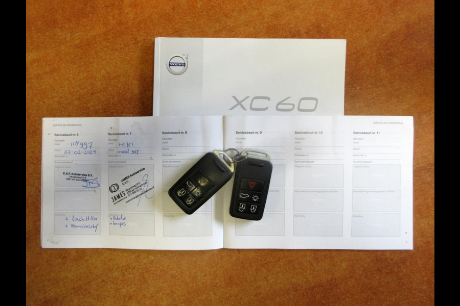 Volvo XC60 2.0 T5 FWD Polar+ Automaat*Leder*Panorama dak* Volvo XC60 2.0 T5 FWD Polar+ Automaat*Leder*Panorama dak*