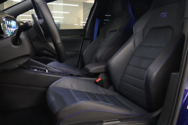 Volkswagen Golf 2.0 TSI R 4Motion PERFORMANCE AKRA/ABT/PANO/CAM/IQ/H&K/BOMVOL Volkswagen Golf 2.0 TSI R 4Motion PERFORMANCE AKRA/ABT/PANO/CAM/IQ/H&K/BOMVOL