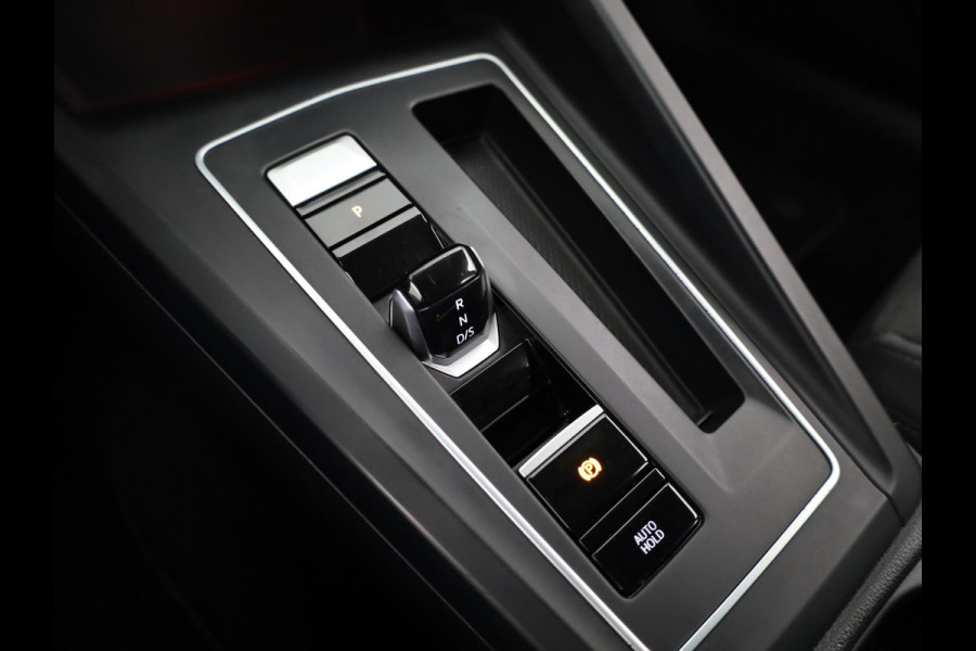 Volkswagen Golf 1.4 eHybrid Style 204 PK PHEV | Navigatie | Keyless entry | Ergo-Active bestuurdersstoel elektrisch verstelbaar, incl. geheugen-en massagefunctie | Stoelverwarming |