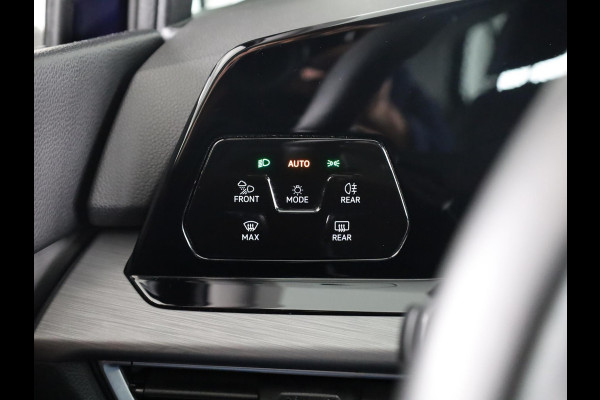 Volkswagen Golf 1.4 eHybrid Style 204 PK PHEV | Navigatie | Keyless entry | Ergo-Active bestuurdersstoel elektrisch verstelbaar, incl. geheugen-en massagefunctie | Stoelverwarming |