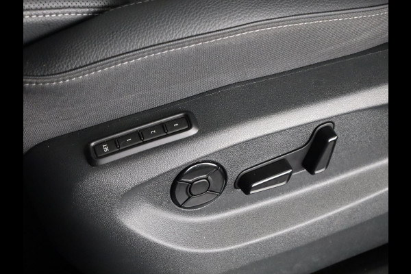 Škoda Kodiaq 1.5 TSI PHEV Business Edition 204pk | Light en View Pakket | Navigatie | Lederen bekleding | Elektrisch verstelbare stoelen met geheugen Škoda Kodiaq 1.5 TSI PHEV Business Edition 204pk | Light en View Pakket | Navigatie | Lederen bekleding | Elektrisch verstelbare stoelen met geheugen