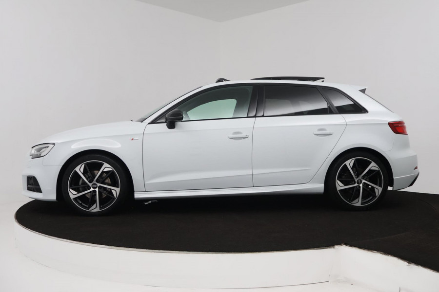 Audi A3 Sportback 35 TFSI CoD Advance Sport (PANORAMADAK, DIGITALE COCKPIT, STOELVERWARMING, NAVIGATIE, PARKEERSENSOREN) Audi A3 Sportback 35 TFSI CoD Advance Sport (PANORAMADAK, DIGITALE COCKPIT, STOELVERWARMING, NAVIGATIE, PARKEERSENSOREN)
