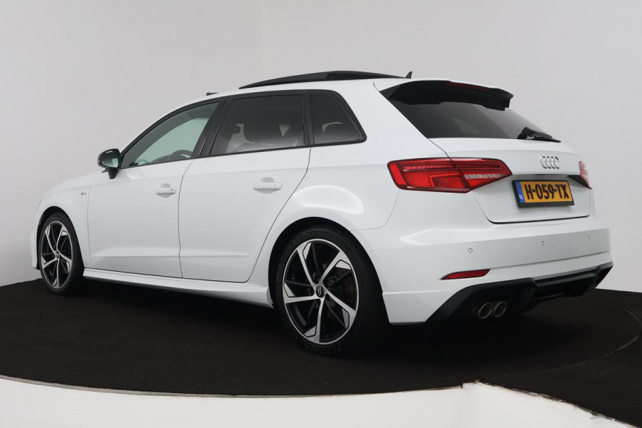 Audi A3 Sportback 35 TFSI CoD Advance Sport (PANORAMADAK, DIGITALE COCKPIT, STOELVERWARMING, NAVIGATIE, PARKEERSENSOREN) Audi A3 Sportback 35 TFSI CoD Advance Sport (PANORAMADAK, DIGITALE COCKPIT, STOELVERWARMING, NAVIGATIE, PARKEERSENSOREN)