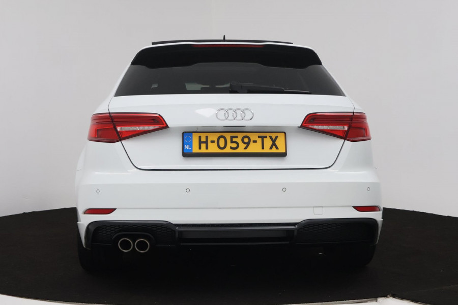 Audi A3 Sportback 35 TFSI CoD Advance Sport (PANORAMADAK, DIGITALE COCKPIT, STOELVERWARMING, NAVIGATIE, PARKEERSENSOREN) Audi A3 Sportback 35 TFSI CoD Advance Sport (PANORAMADAK, DIGITALE COCKPIT, STOELVERWARMING, NAVIGATIE, PARKEERSENSOREN)