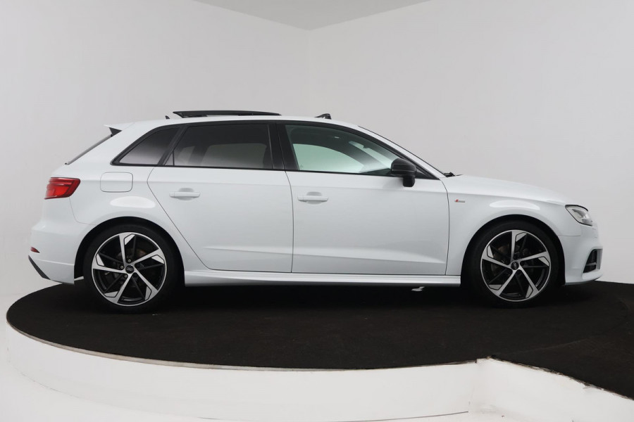 Audi A3 Sportback 35 TFSI CoD Advance Sport (PANORAMADAK, DIGITALE COCKPIT, STOELVERWARMING, NAVIGATIE, PARKEERSENSOREN) Audi A3 Sportback 35 TFSI CoD Advance Sport (PANORAMADAK, DIGITALE COCKPIT, STOELVERWARMING, NAVIGATIE, PARKEERSENSOREN)