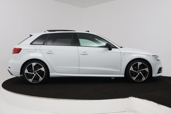 Audi A3 Sportback 35 TFSI CoD Advance Sport (PANORAMADAK, DIGITALE COCKPIT, STOELVERWARMING, NAVIGATIE, PARKEERSENSOREN) Audi A3 Sportback 35 TFSI CoD Advance Sport (PANORAMADAK, DIGITALE COCKPIT, STOELVERWARMING, NAVIGATIE, PARKEERSENSOREN)