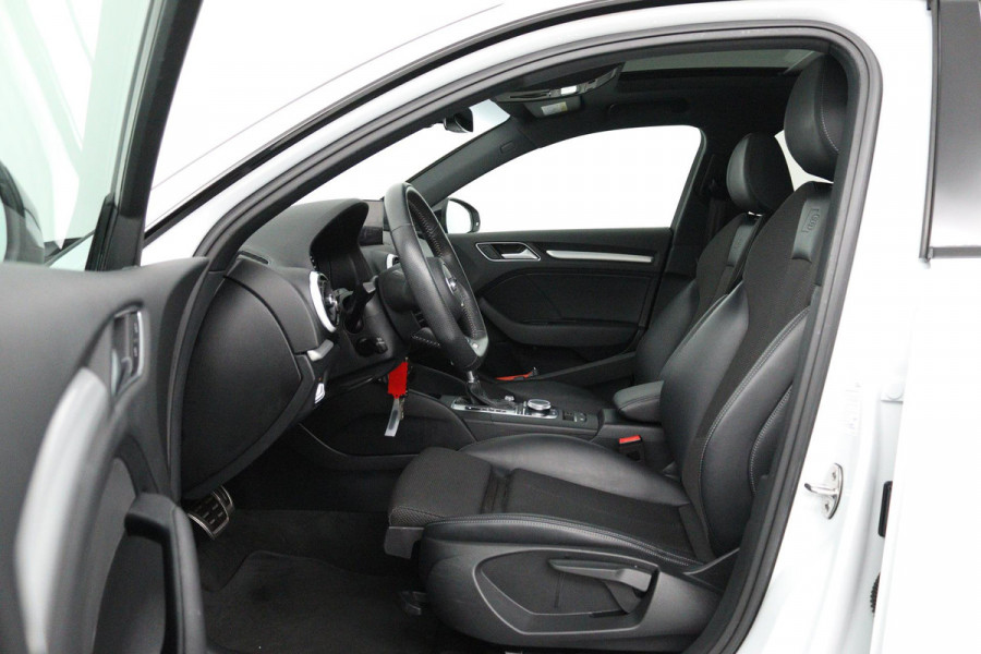 Audi A3 Sportback 35 TFSI CoD Advance Sport (PANORAMADAK, DIGITALE COCKPIT, STOELVERWARMING, NAVIGATIE, PARKEERSENSOREN) Audi A3 Sportback 35 TFSI CoD Advance Sport (PANORAMADAK, DIGITALE COCKPIT, STOELVERWARMING, NAVIGATIE, PARKEERSENSOREN)