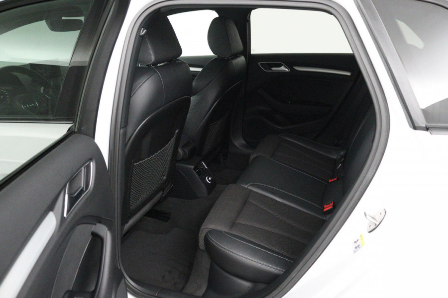 Audi A3 Sportback 35 TFSI CoD Advance Sport (PANORAMADAK, DIGITALE COCKPIT, STOELVERWARMING, NAVIGATIE, PARKEERSENSOREN) Audi A3 Sportback 35 TFSI CoD Advance Sport (PANORAMADAK, DIGITALE COCKPIT, STOELVERWARMING, NAVIGATIE, PARKEERSENSOREN)