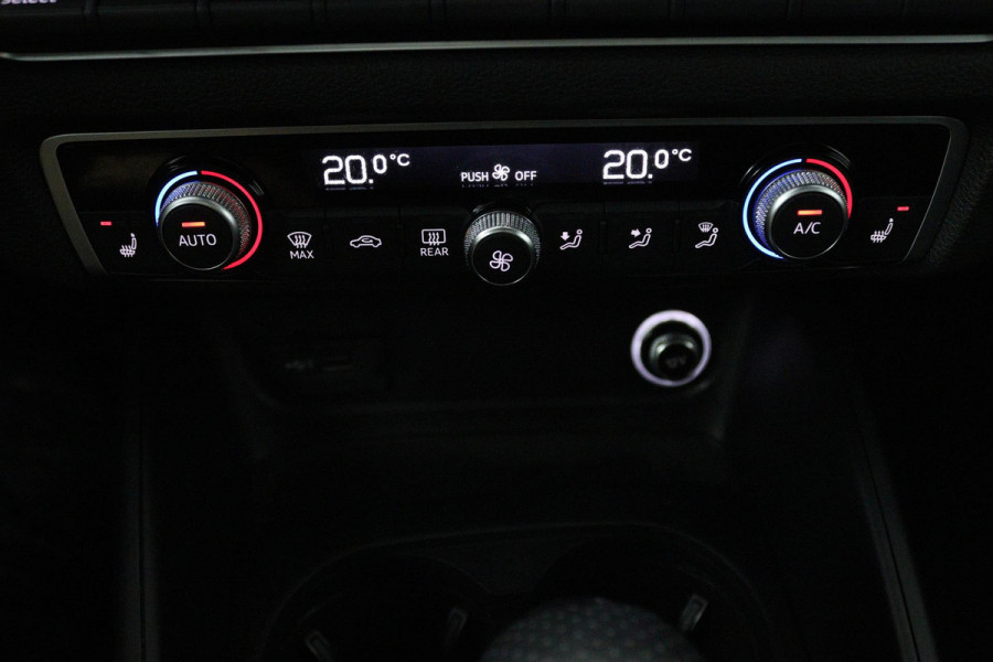Audi A3 Sportback 35 TFSI CoD Advance Sport (PANORAMADAK, DIGITALE COCKPIT, STOELVERWARMING, NAVIGATIE, PARKEERSENSOREN) Audi A3 Sportback 35 TFSI CoD Advance Sport (PANORAMADAK, DIGITALE COCKPIT, STOELVERWARMING, NAVIGATIE, PARKEERSENSOREN)