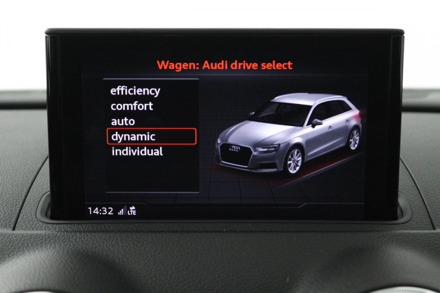 Audi A3 Sportback 35 TFSI CoD Advance Sport (PANORAMADAK, DIGITALE COCKPIT, STOELVERWARMING, NAVIGATIE, PARKEERSENSOREN) Audi A3 Sportback 35 TFSI CoD Advance Sport (PANORAMADAK, DIGITALE COCKPIT, STOELVERWARMING, NAVIGATIE, PARKEERSENSOREN)