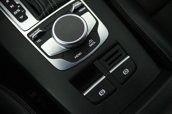 Audi A3 Sportback 35 TFSI CoD Advance Sport (PANORAMADAK, DIGITALE COCKPIT, STOELVERWARMING, NAVIGATIE, PARKEERSENSOREN) Audi A3 Sportback 35 TFSI CoD Advance Sport (PANORAMADAK, DIGITALE COCKPIT, STOELVERWARMING, NAVIGATIE, PARKEERSENSOREN)