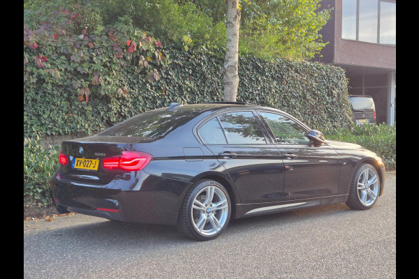 BMW 3-serie 320i Edition M Sport Shadow Ex Schuifdak Apple CarPlay Camera NAP NL Inklapbare spiegels LED