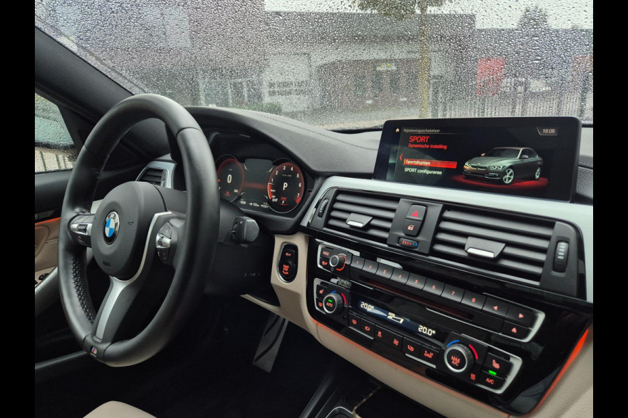 BMW 3-serie 320i Edition M Sport Shadow Ex Schuifdak Apple CarPlay Camera NAP NL Inklapbare spiegels LED