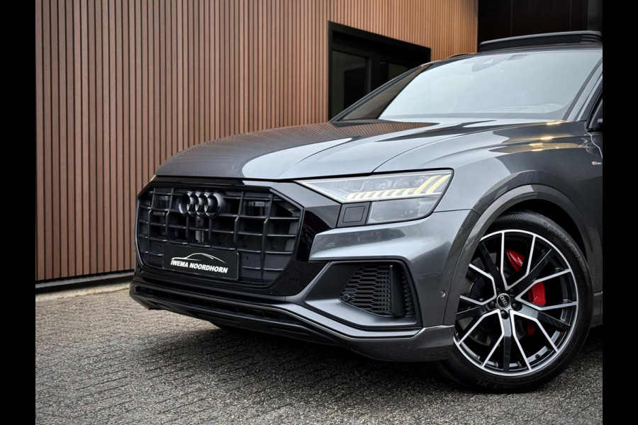 Audi Q8 55 TFSI e quattro S-Line Panoramadak|RS-zetels|Carbon|Softclose|Luchtvering|Keyless|Head-Up|Camera 360°|Matrix Audi Q8 55 TFSI e quattro S-Line Panoramadak|RS-zetels|Carbon|Softclose|Luchtvering|Keyless|Head-Up|Camera 360°|Matrix
