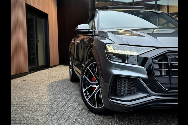 Audi Q8 55 TFSI e quattro S-Line Panoramadak|RS-zetels|Carbon|Softclose|Luchtvering|Keyless|Head-Up|Camera 360°|Matrix Audi Q8 55 TFSI e quattro S-Line Panoramadak|RS-zetels|Carbon|Softclose|Luchtvering|Keyless|Head-Up|Camera 360°|Matrix