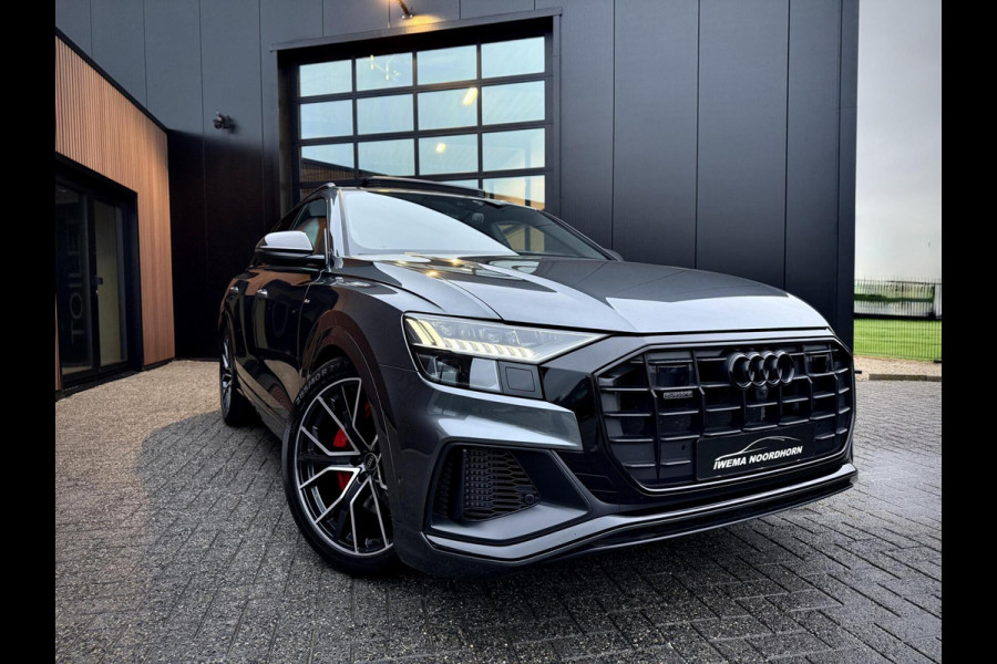 Audi Q8 55 TFSI e quattro S-Line Panoramadak|RS-zetels|Carbon|Softclose|Luchtvering|Keyless|Head-Up|Camera 360°|Matrix Audi Q8 55 TFSI e quattro S-Line Panoramadak|RS-zetels|Carbon|Softclose|Luchtvering|Keyless|Head-Up|Camera 360°|Matrix