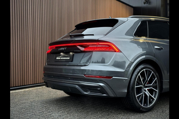 Audi Q8 55 TFSI e quattro S-Line Panoramadak|RS-zetels|Carbon|Softclose|Luchtvering|Keyless|Head-Up|Camera 360°|Matrix Audi Q8 55 TFSI e quattro S-Line Panoramadak|RS-zetels|Carbon|Softclose|Luchtvering|Keyless|Head-Up|Camera 360°|Matrix