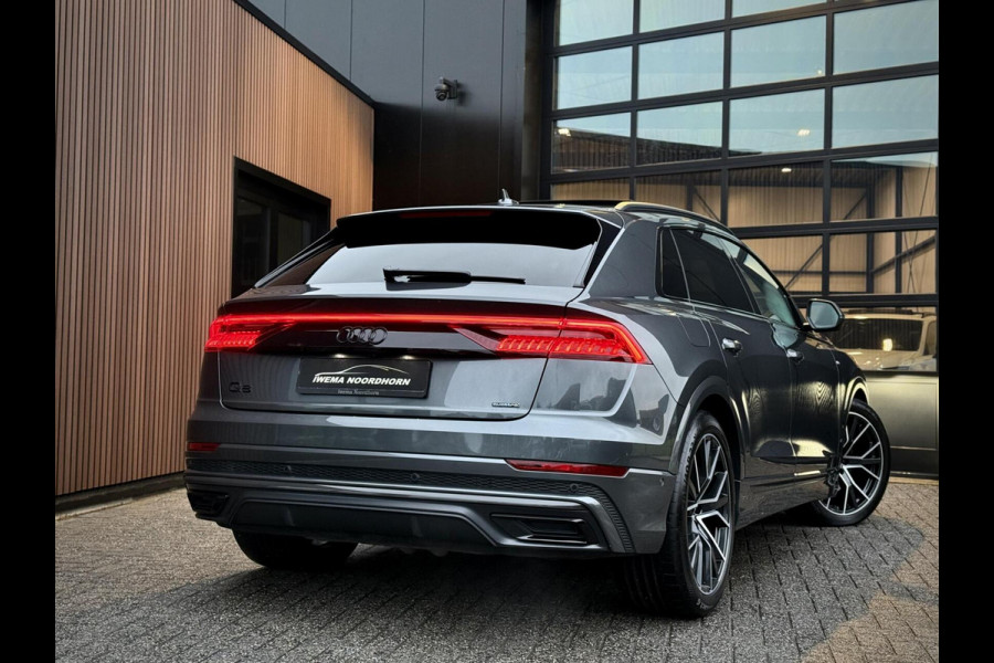 Audi Q8 55 TFSI e quattro S-Line Panoramadak|RS-zetels|Carbon|Softclose|Luchtvering|Keyless|Head-Up|Camera 360°|Matrix Audi Q8 55 TFSI e quattro S-Line Panoramadak|RS-zetels|Carbon|Softclose|Luchtvering|Keyless|Head-Up|Camera 360°|Matrix