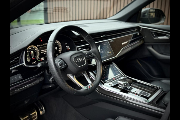 Audi Q8 55 TFSI e quattro S-Line Panoramadak|RS-zetels|Carbon|Softclose|Luchtvering|Keyless|Head-Up|Camera 360°|Matrix Audi Q8 55 TFSI e quattro S-Line Panoramadak|RS-zetels|Carbon|Softclose|Luchtvering|Keyless|Head-Up|Camera 360°|Matrix