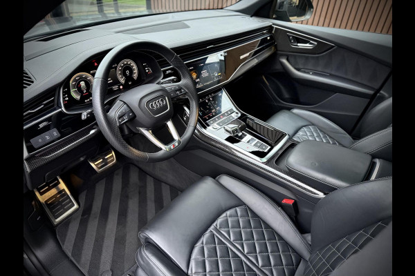 Audi Q8 55 TFSI e quattro S-Line Panoramadak|RS-zetels|Carbon|Softclose|Luchtvering|Keyless|Head-Up|Camera 360°|Matrix Audi Q8 55 TFSI e quattro S-Line Panoramadak|RS-zetels|Carbon|Softclose|Luchtvering|Keyless|Head-Up|Camera 360°|Matrix