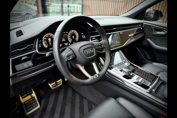 Audi Q8 55 TFSI e quattro S-Line Panoramadak|RS-zetels|Carbon|Softclose|Luchtvering|Keyless|Head-Up|Camera 360°|Matrix Audi Q8 55 TFSI e quattro S-Line Panoramadak|RS-zetels|Carbon|Softclose|Luchtvering|Keyless|Head-Up|Camera 360°|Matrix