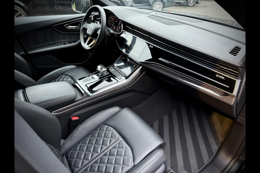 Audi Q8 55 TFSI e quattro S-Line Panoramadak|RS-zetels|Carbon|Softclose|Luchtvering|Keyless|Head-Up|Camera 360°|Matrix Audi Q8 55 TFSI e quattro S-Line Panoramadak|RS-zetels|Carbon|Softclose|Luchtvering|Keyless|Head-Up|Camera 360°|Matrix