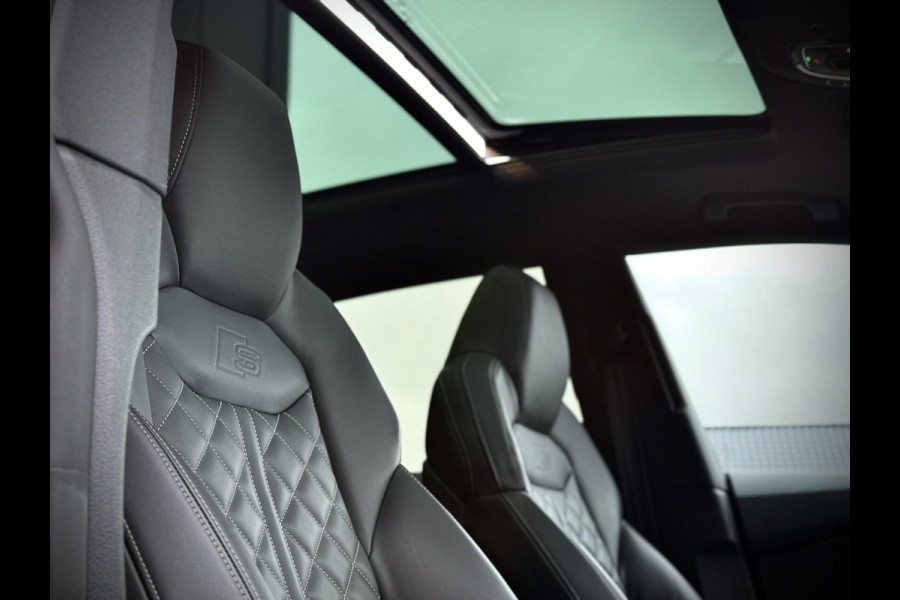 Audi Q8 55 TFSI e quattro S-Line Panoramadak|RS-zetels|Carbon|Softclose|Luchtvering|Keyless|Head-Up|Camera 360°|Matrix Audi Q8 55 TFSI e quattro S-Line Panoramadak|RS-zetels|Carbon|Softclose|Luchtvering|Keyless|Head-Up|Camera 360°|Matrix