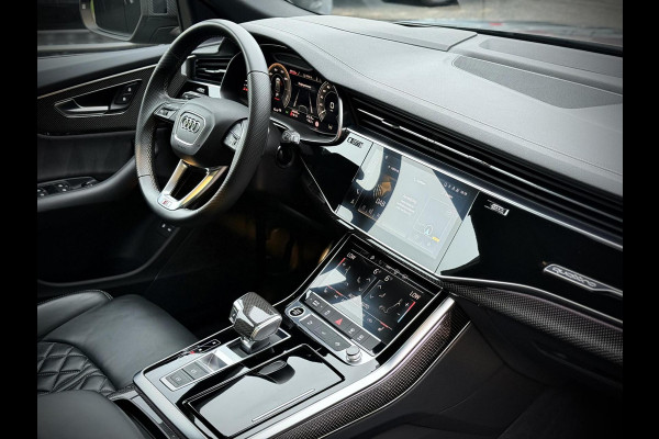 Audi Q8 55 TFSI e quattro S-Line Panoramadak|RS-zetels|Carbon|Softclose|Luchtvering|Keyless|Head-Up|Camera 360°|Matrix Audi Q8 55 TFSI e quattro S-Line Panoramadak|RS-zetels|Carbon|Softclose|Luchtvering|Keyless|Head-Up|Camera 360°|Matrix