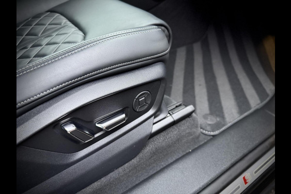 Audi Q8 55 TFSI e quattro S-Line Panoramadak|RS-zetels|Carbon|Softclose|Luchtvering|Keyless|Head-Up|Camera 360°|Matrix Audi Q8 55 TFSI e quattro S-Line Panoramadak|RS-zetels|Carbon|Softclose|Luchtvering|Keyless|Head-Up|Camera 360°|Matrix