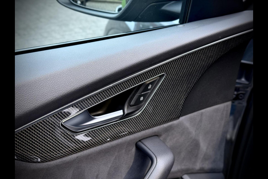 Audi Q8 55 TFSI e quattro S-Line Panoramadak|RS-zetels|Carbon|Softclose|Luchtvering|Keyless|Head-Up|Camera 360°|Matrix Audi Q8 55 TFSI e quattro S-Line Panoramadak|RS-zetels|Carbon|Softclose|Luchtvering|Keyless|Head-Up|Camera 360°|Matrix