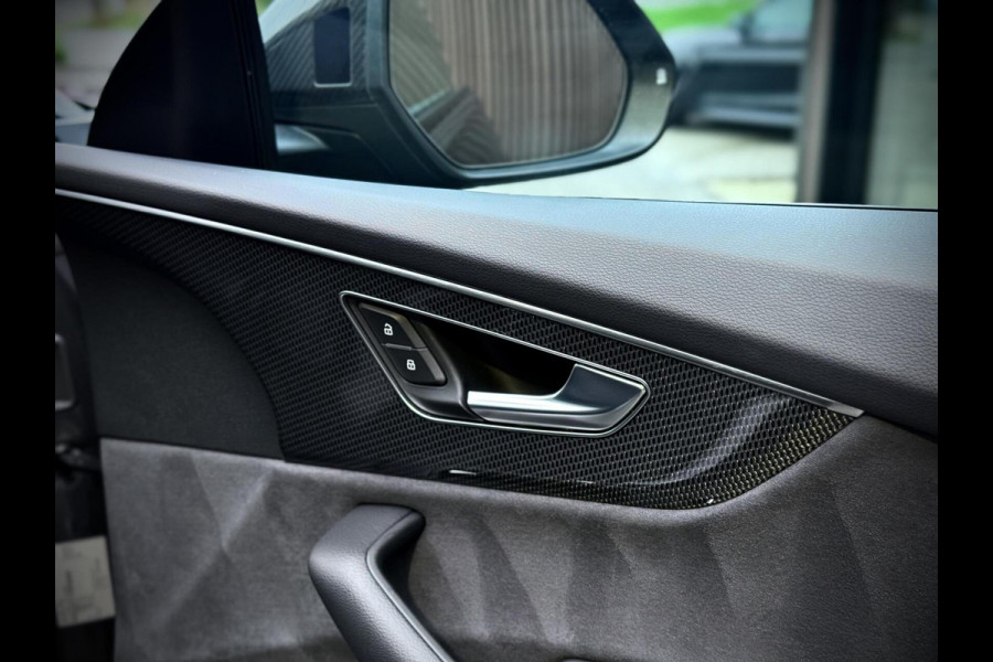 Audi Q8 55 TFSI e quattro S-Line Panoramadak|RS-zetels|Carbon|Softclose|Luchtvering|Keyless|Head-Up|Camera 360°|Matrix Audi Q8 55 TFSI e quattro S-Line Panoramadak|RS-zetels|Carbon|Softclose|Luchtvering|Keyless|Head-Up|Camera 360°|Matrix