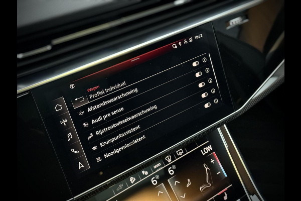 Audi Q8 55 TFSI e quattro S-Line Panoramadak|RS-zetels|Carbon|Softclose|Luchtvering|Keyless|Head-Up|Camera 360°|Matrix Audi Q8 55 TFSI e quattro S-Line Panoramadak|RS-zetels|Carbon|Softclose|Luchtvering|Keyless|Head-Up|Camera 360°|Matrix