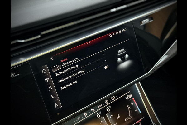 Audi Q8 55 TFSI e quattro S-Line Panoramadak|RS-zetels|Carbon|Softclose|Luchtvering|Keyless|Head-Up|Camera 360°|Matrix Audi Q8 55 TFSI e quattro S-Line Panoramadak|RS-zetels|Carbon|Softclose|Luchtvering|Keyless|Head-Up|Camera 360°|Matrix