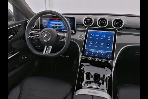 Mercedes-Benz C-Klasse Estate 300 e AMG Plug-In Hybride AMG Line | Trekhaak | Panorama Schuif-Kanrteldak | Distronic | Stuur en Stoelverwarming. Inclusief 24 maanden Mercedes-Benz Certified garantie voor Europa. Mercedes-Benz C-Klasse Estate 300 e AMG Plug-In Hybride AMG Line | Trekhaak | Panorama Schuif-Kanrteldak | Distronic | Stuur en Stoelverwarming. Inclusief 24 maanden Mercedes-Benz Certified garantie voor Europa.