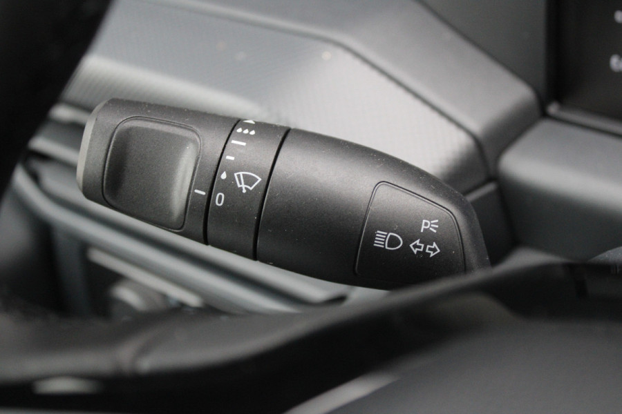 Ford Transit Custom 320 2.0 TDCI L2H1 Trend DC 136pk - 2x Schuifdeur - Camera - Stoel&Stuur verwarming - Carplay/Android - Rijklaar