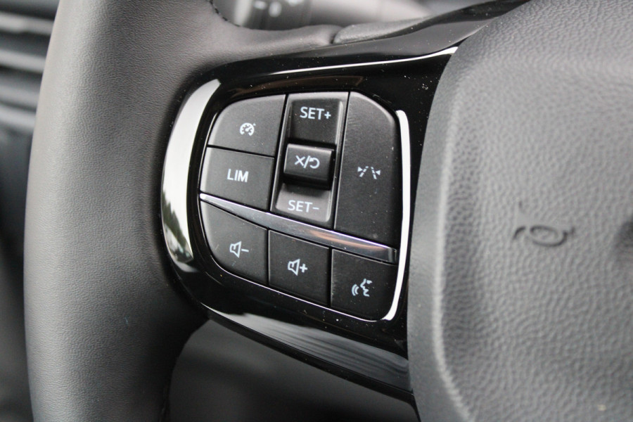 Ford Transit Custom 320 2.0 TDCI L2H1 Trend DC 136pk - 2x Schuifdeur - Camera - Stoel&Stuur verwarming - Carplay/Android - Rijklaar