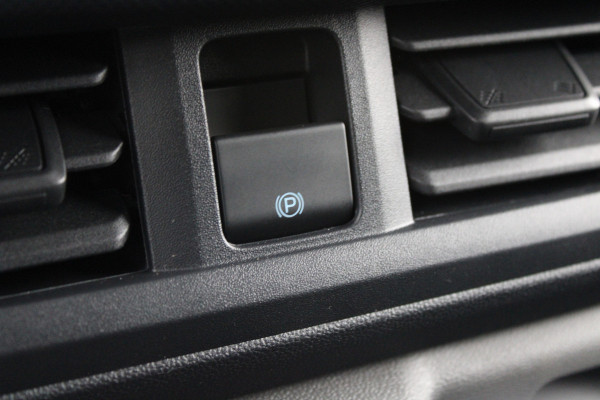 Ford Transit Custom 320 2.0 TDCI L2H1 Trend DC 136pk - 2x Schuifdeur - Camera - Stoel&Stuur verwarming - Carplay/Android - Rijklaar