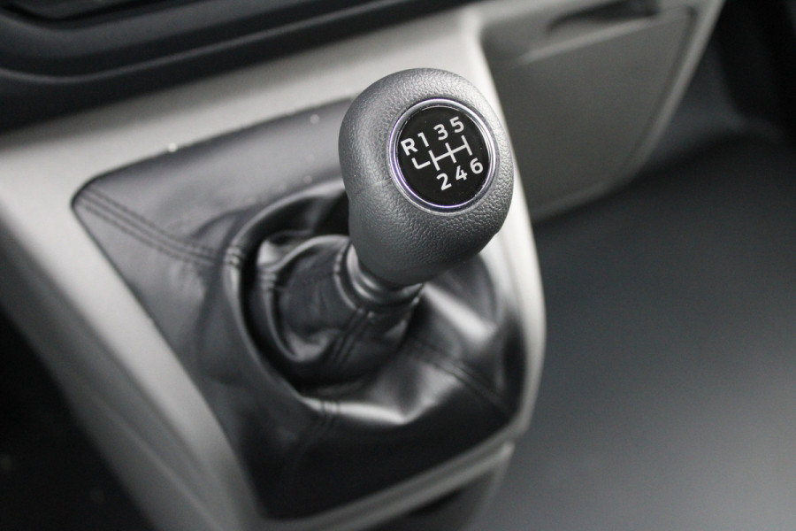 Ford Transit Custom 320 2.0 TDCI L2H1 Trend DC 136pk - 2x Schuifdeur - Camera - Stoel&Stuur verwarming - Carplay/Android - Rijklaar