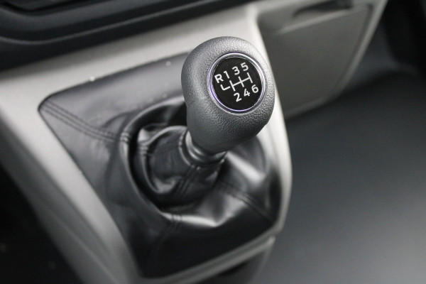 Ford Transit Custom 320 2.0 TDCI L2H1 Trend DC 136pk - 2x Schuifdeur - Camera - Stoel&Stuur verwarming - Carplay/Android - Rijklaar