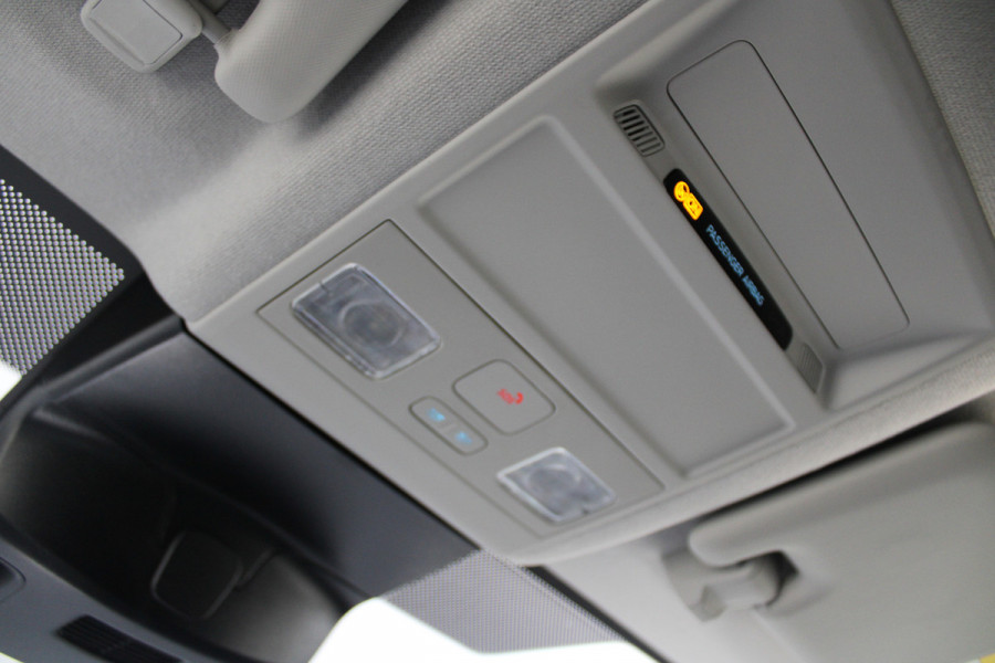 Ford Transit Custom 320 2.0 TDCI L2H1 Trend DC 136pk - 2x Schuifdeur - Camera - Stoel&Stuur verwarming - Carplay/Android - Rijklaar