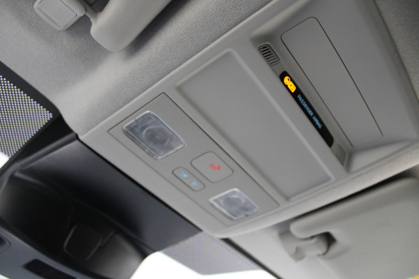 Ford Transit Custom 320 2.0 TDCI L2H1 Trend DC 136pk - 2x Schuifdeur - Camera - Stoel&Stuur verwarming - Carplay/Android - Rijklaar