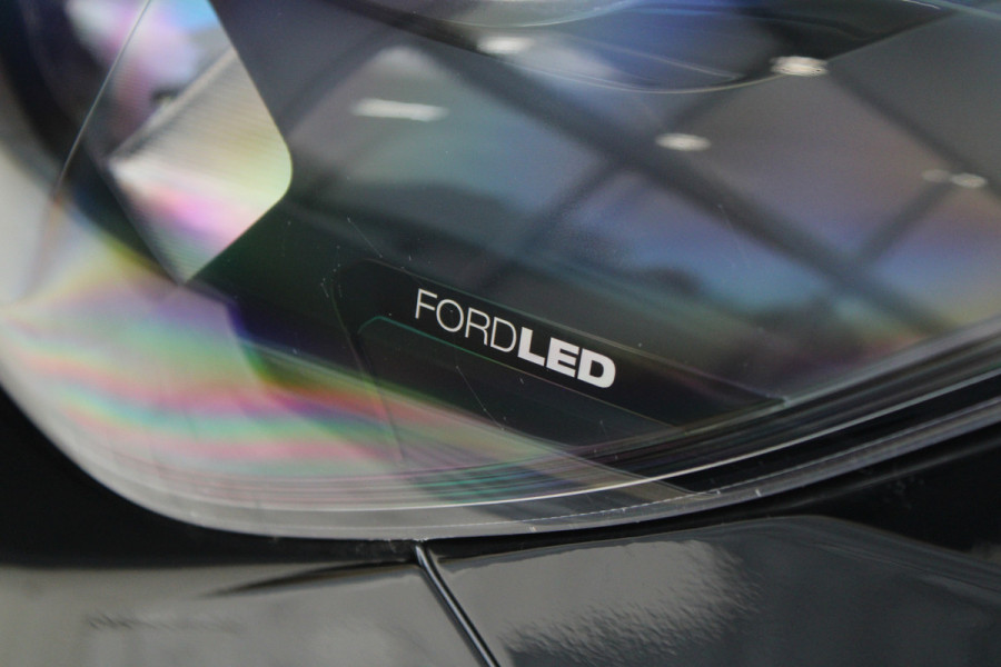 Ford Transit Custom 320 2.0 TDCI L2H1 Trend DC 136pk - 2x Schuifdeur - Camera - Stoel&Stuur verwarming - Carplay/Android - Rijklaar