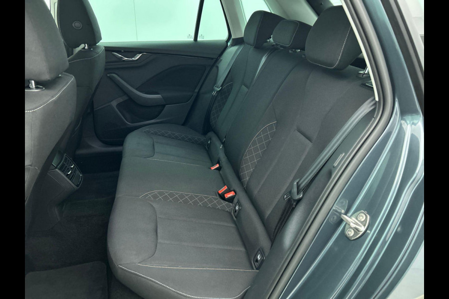 Škoda Kamiq 1.0 TSI 110PK DSG Style Drive 125 | Navigatie | Climate Control | DAB | Digitale cockpit | Cruise Control adaptive | Parkeer sensoren V+A | Stoelverwarming