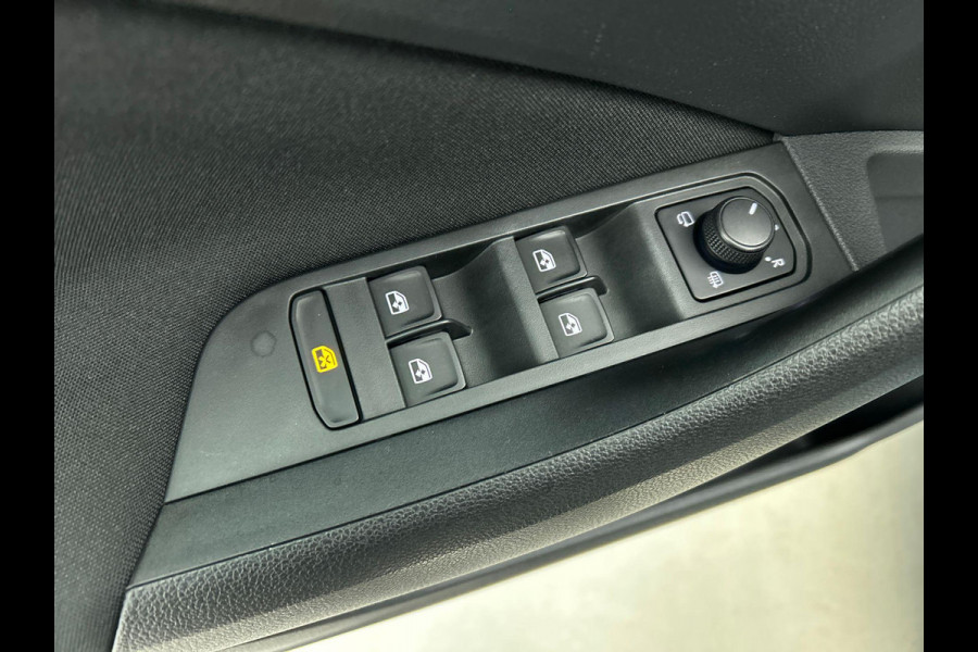 Škoda Kamiq 1.0 TSI 110PK DSG Style Drive 125 | Navigatie | Climate Control | DAB | Digitale cockpit | Cruise Control adaptive | Parkeer sensoren V+A | Stoelverwarming