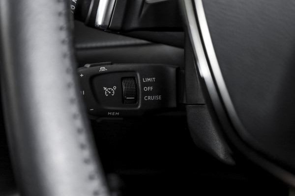 Peugeot 208 1.2 Hybrid 110 e-DCS6 Allure | Dig. Cockpit | Adapt. Cruise | PDC | Camera V+A | NAV+App. Connect | ECC | LM 16" | 5798