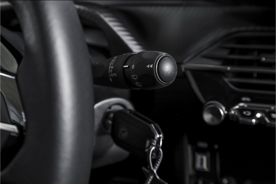 Peugeot 208 1.2 Hybrid 110 e-DCS6 Allure | Dig. Cockpit | Adapt. Cruise | PDC | Camera V+A | NAV+App. Connect | ECC | LM 16" | 6665