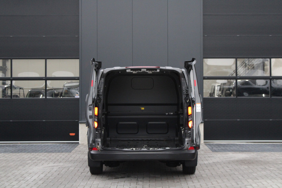 Ford Transit Custom 320 2.0 TDCI L2H1 Trend DC 136pk - Carplay - Android - Camera - LED koplampen - Stoel + Stuurverwarming - Rijklaar