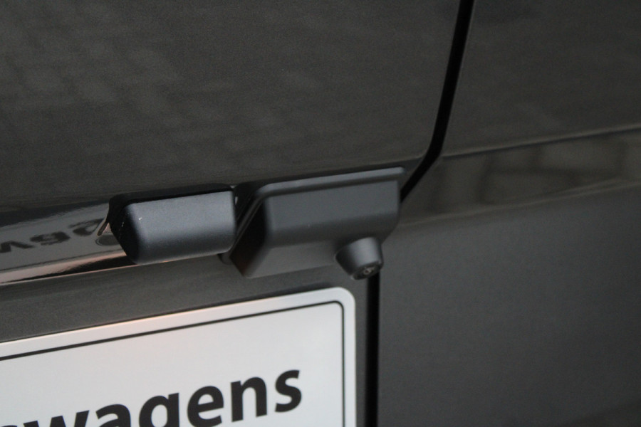 Ford Transit Custom 320 2.0 TDCI L2H1 Trend DC 136pk - Carplay - Android - Camera - LED koplampen - Stoel + Stuurverwarming - Rijklaar