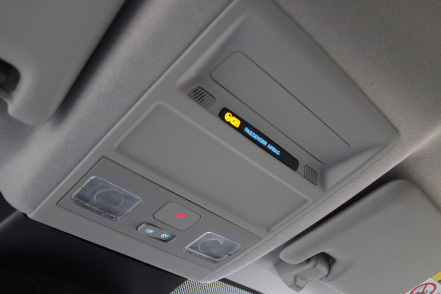 Ford Transit Custom 320 2.0 TDCI L2H1 Trend DC 136pk - Carplay - Android - Camera - LED koplampen - Stoel + Stuurverwarming - Rijklaar